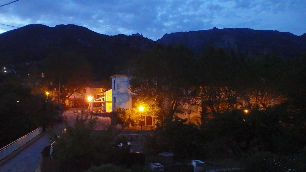 Vila Les Violettes Mons  Exteriér fotografie